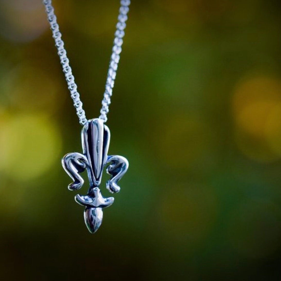 Fleur de Lis Necklace/Sterling Silver