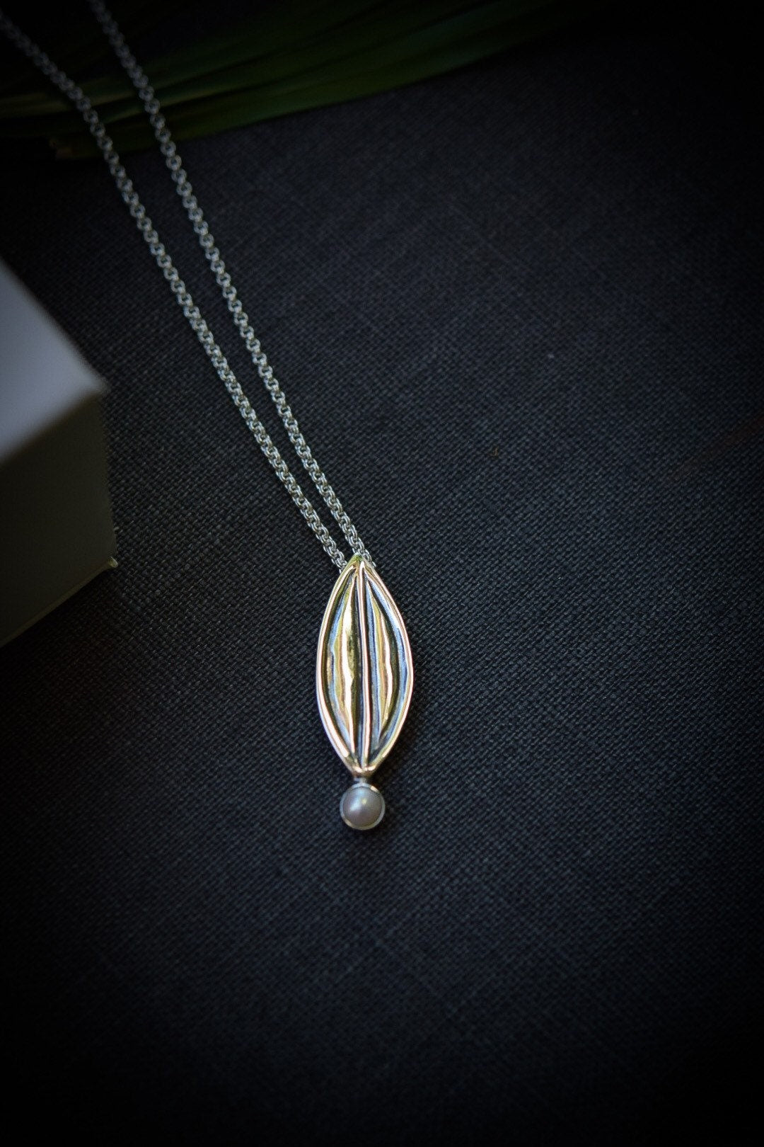 Leaf with Pearl Accent Necklace/ Sterling Silver