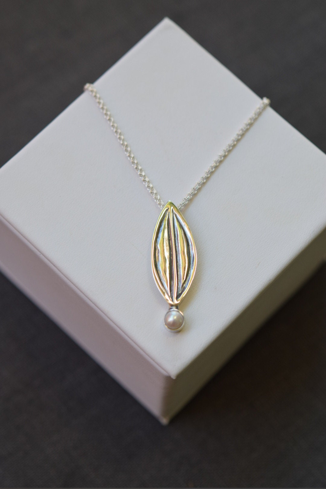 Leaf with Pearl Accent Necklace/ Sterling Silver